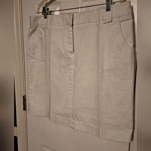 CHAUS WHITE DENIM MINI SKIRT, SIZE 16